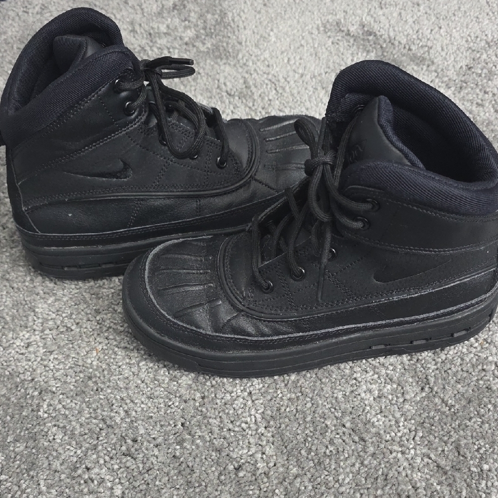 Nike Kids Black ACG Boots - Picture 3 of 7